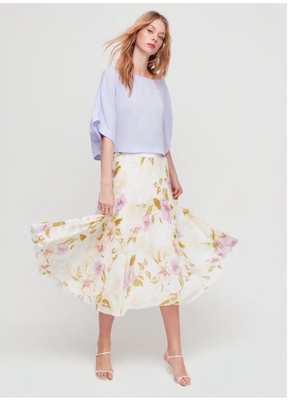 Aritzia Terre pleated twirl midi skirt  size medium